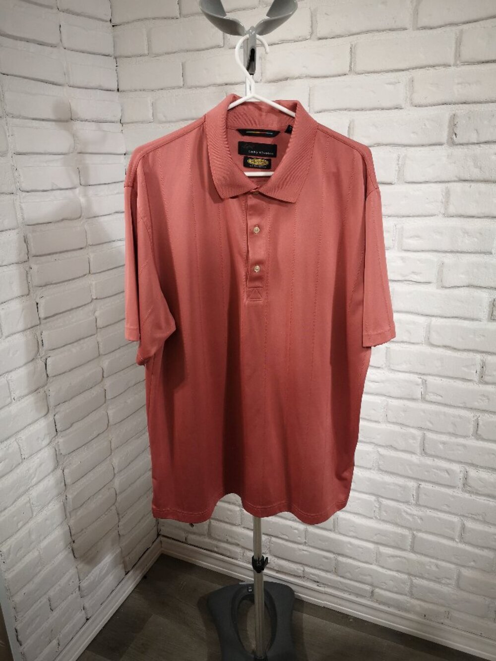 Greg Norman Play Dry Moisture Wicking Men's Size XL Coral Pink Polo Golf Summer
